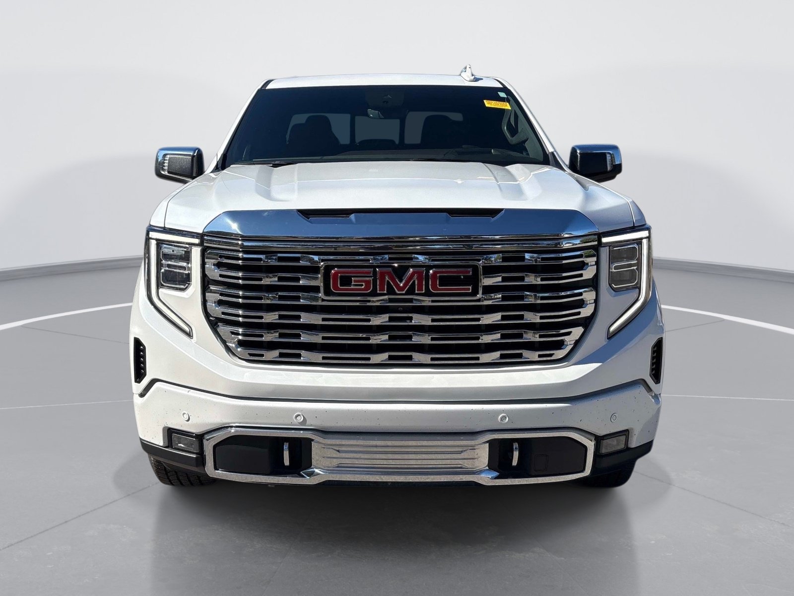 Used 2023 GMC Sierra 1500 Denali w/ Denali Reserve Package AWD/4WD image 2