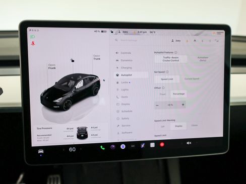 Used 2023 Tesla Model Y Performance image 31