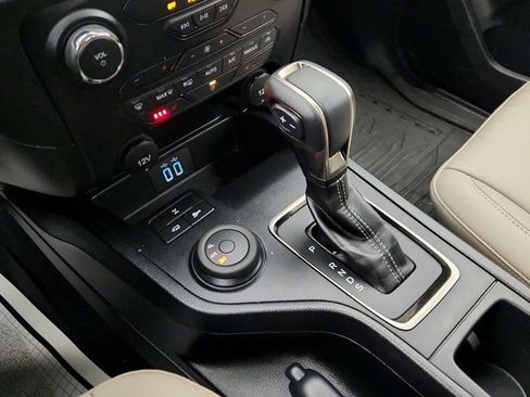 Used 2023 Ford Ranger Lariat w/ Trailer Tow Package image 16