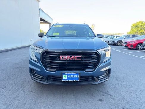 Used 2024 GMC Terrain SLE w/ Driver Convenience Package AWD/4WD image 3