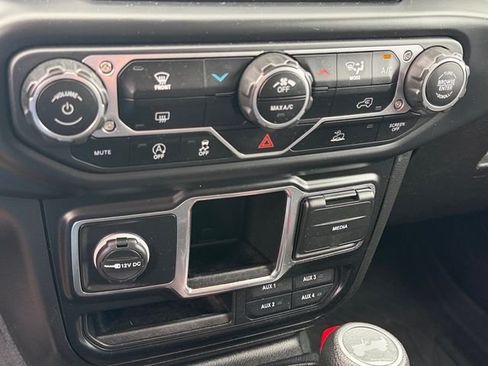 Used 2022 Jeep Wrangler Sport AWD/4WD image 23