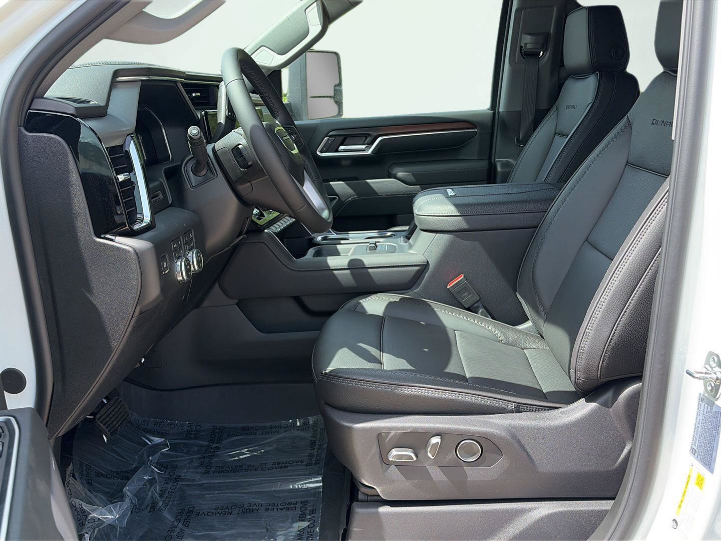 New 2026 GMC Sierra 3500 Denali AWD/4WD image 2