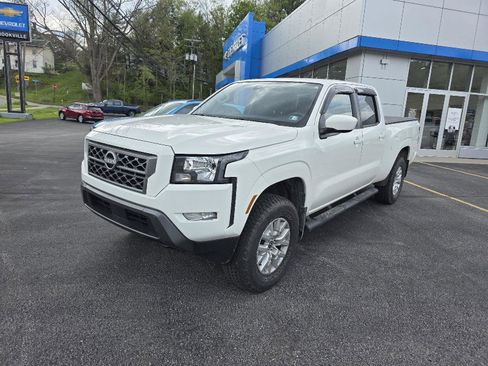 Used 2023 Nissan Frontier SV w/ Technology Package AWD/4WD image 3