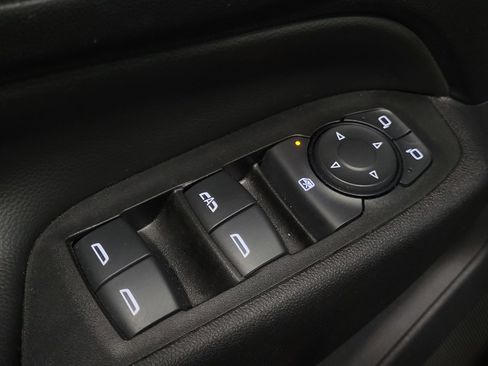 Used 2020 Chevrolet Equinox LT FWD image 27