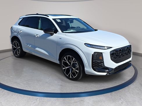 New 2026 Audi Q3 quattro 2.0T AWD/4WD image 3