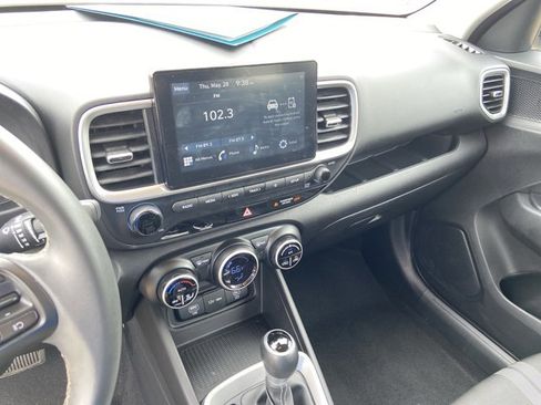 Used 2025 Hyundai Venue SEL FWD image 23