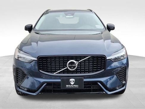New 2025 Volvo XC60 B5 Plus w/ Climate Package image 5