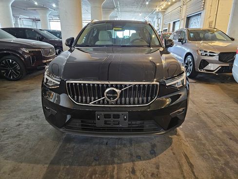 Certified 2024 Volvo XC40 B5 Plus w/ Climate Package AWD/4WD image 5