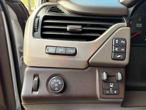 Used 2016 GMC Yukon XL Denali w/ Open Road Package image 20