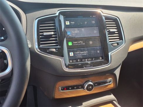 Used 2024 Volvo XC90 B5 Plus image 15