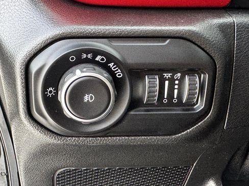 Used 2021 Jeep Wrangler Unlimited Rubicon image 25