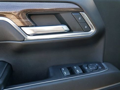 Used 2023 Chevrolet Silverado 1500 LT AWD/4WD image 12