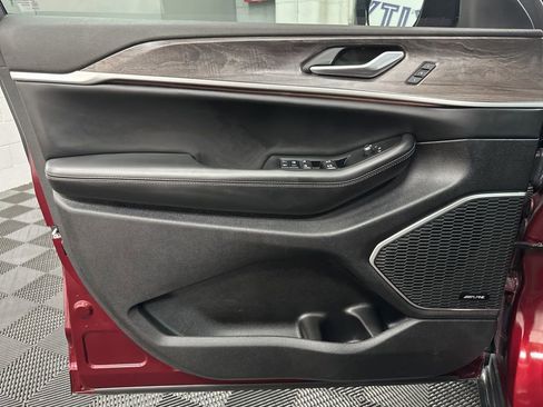 Used 2024 Jeep Grand Cherokee Limited 4xe image 19