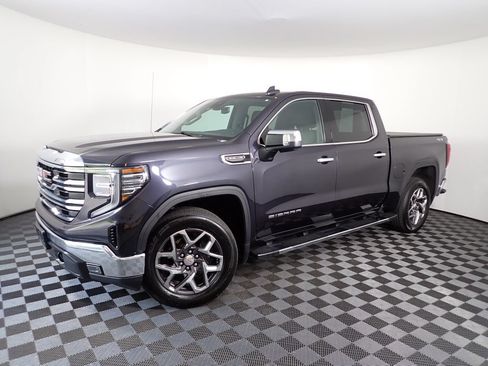Used 2022 GMC Sierra 1500 SLT AWD/4WD image 11
