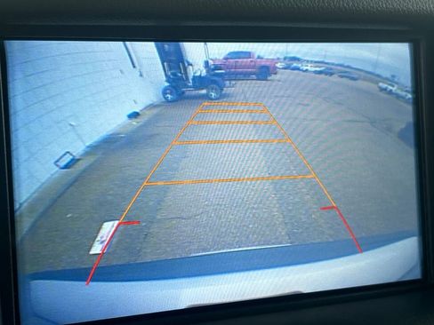 Used 2017 Chevrolet Suburban LT w/ Luxury Package image 12