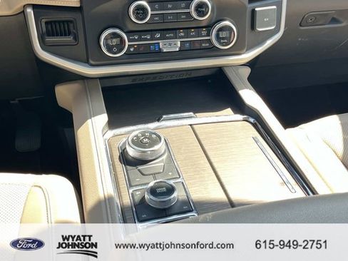 Used 2024 Ford Expedition Limited image 18