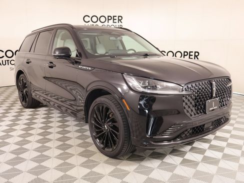 Used 2025 Lincoln Aviator Reserve w/ Luxury Package AWD/4WD image 1