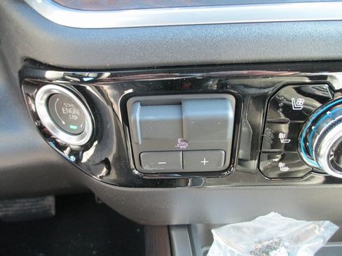 New 2026 GMC Sierra 1500 SLT w/ SLT Premium Plus Package image 19