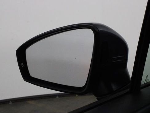 Used 2024 Volkswagen Tiguan S image 37