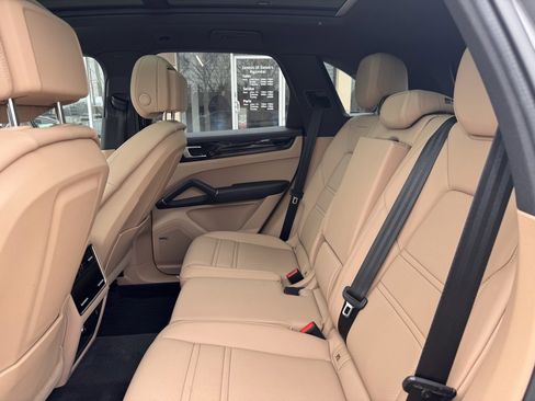 Used 2021 Porsche Cayenne S image 12