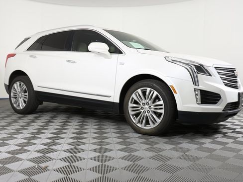Certified 2019 Cadillac XT5 Premium Luxury image 3