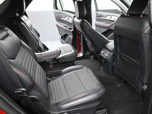 Used 2025 Ford Explorer ST-Line w/ Premium Package RWD image 21