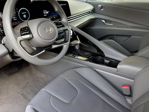 Used 2024 Hyundai Elantra Blue FWD image 10