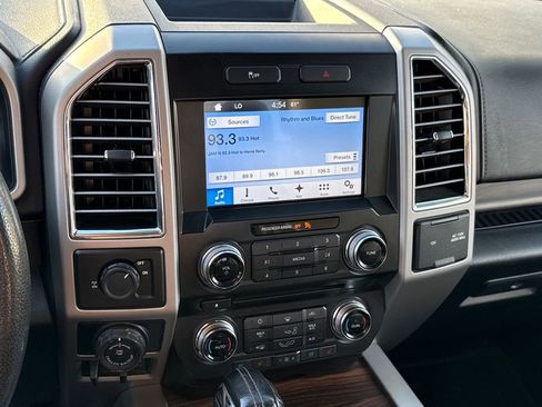 Used 2016 Ford F150 Lariat w/ Equipment Group 502A Luxury image 20