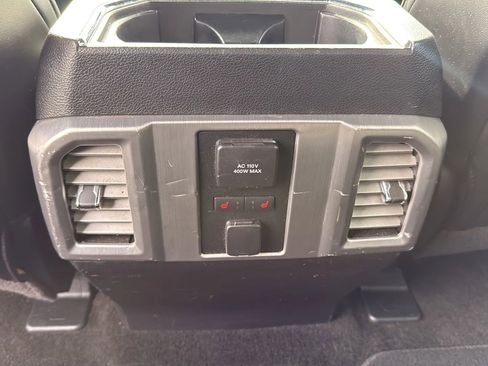 Used 2015 Ford F150 Platinum image 28