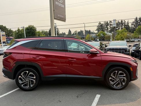Used 2025 Hyundai Tucson Limited AWD/4WD image 7