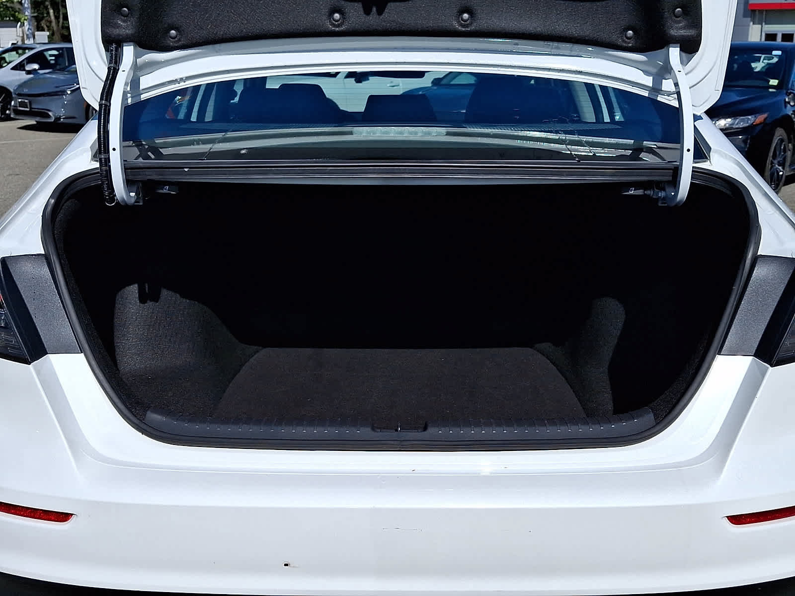 Used 2024 Honda Accord EX image 30