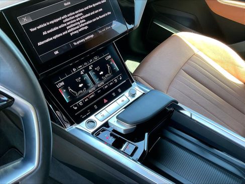 Certified 2024 Audi Q8 e-tron Premium Plus w/ Premium Plus Package AWD/4WD image 19