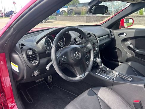 Used 2011 Mercedes-Benz SLK 300 image 11