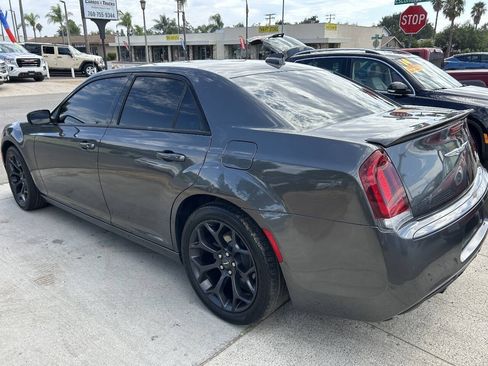 Used 2019 Chrysler 300 Touring w/ Sport Appearance Package RWD image 7