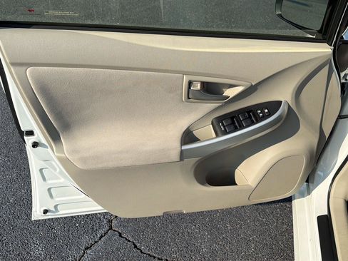 Used 2015 Toyota Prius Three FWD image 16