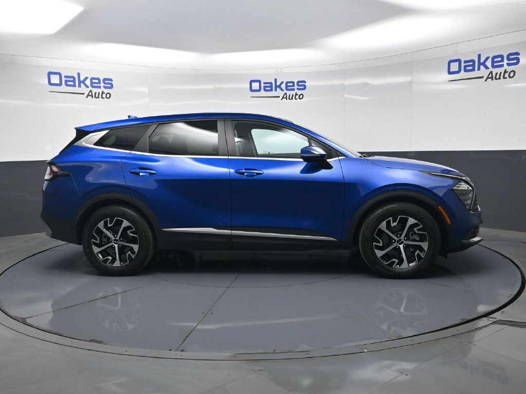 Certified 2024 Kia Sportage EX FWD image 8