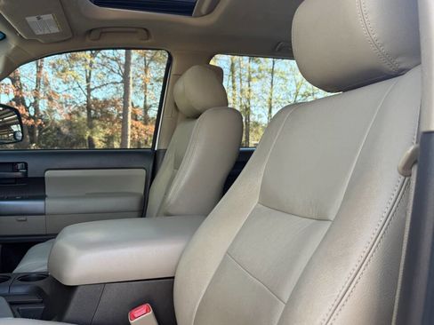 Used 2011 Toyota Sequoia SR5 image 28