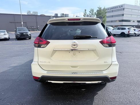 Used 2017 Nissan Rogue SL FWD image 4