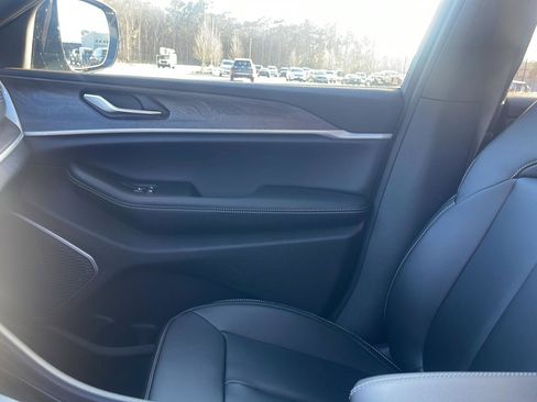 New 2026 Jeep Grand Cherokee L Limited w/ Limited Altitude Package image 22