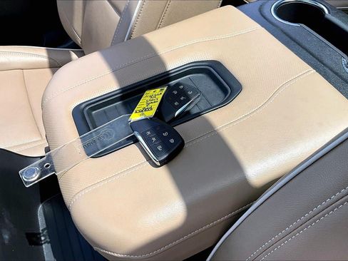Used 2024 Chevrolet Tahoe Premier AWD/4WD image 11