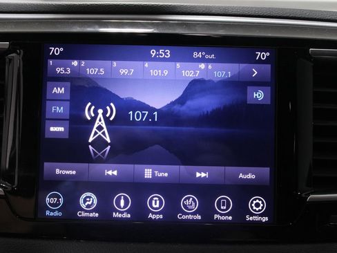 Used 2018 Chrysler Pacifica Touring-L w/ Premium Audio Group FWD image 31