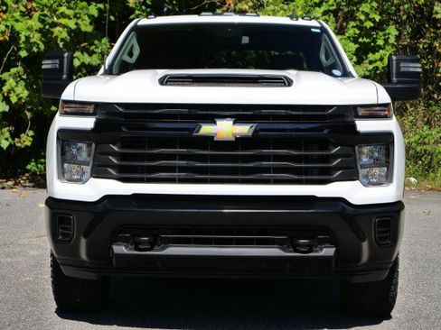 Used 2024 Chevrolet Silverado 2500 W/T w/ WT Convenience Package AWD/4WD image 3