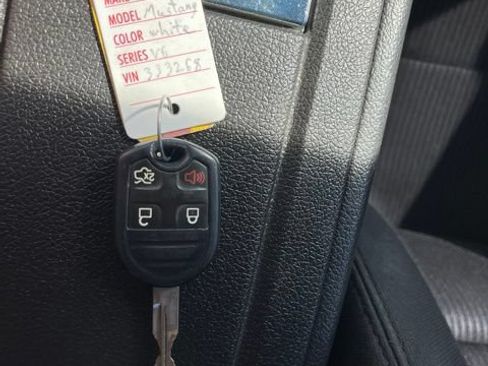 Used 2014 Ford Mustang Coupe RWD image 41