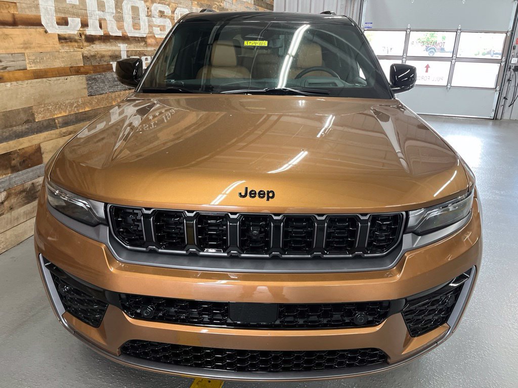 New 2027 Jeep Grand Cherokee Summit w/ Adv Protech Group IV AWD/4WD image 65