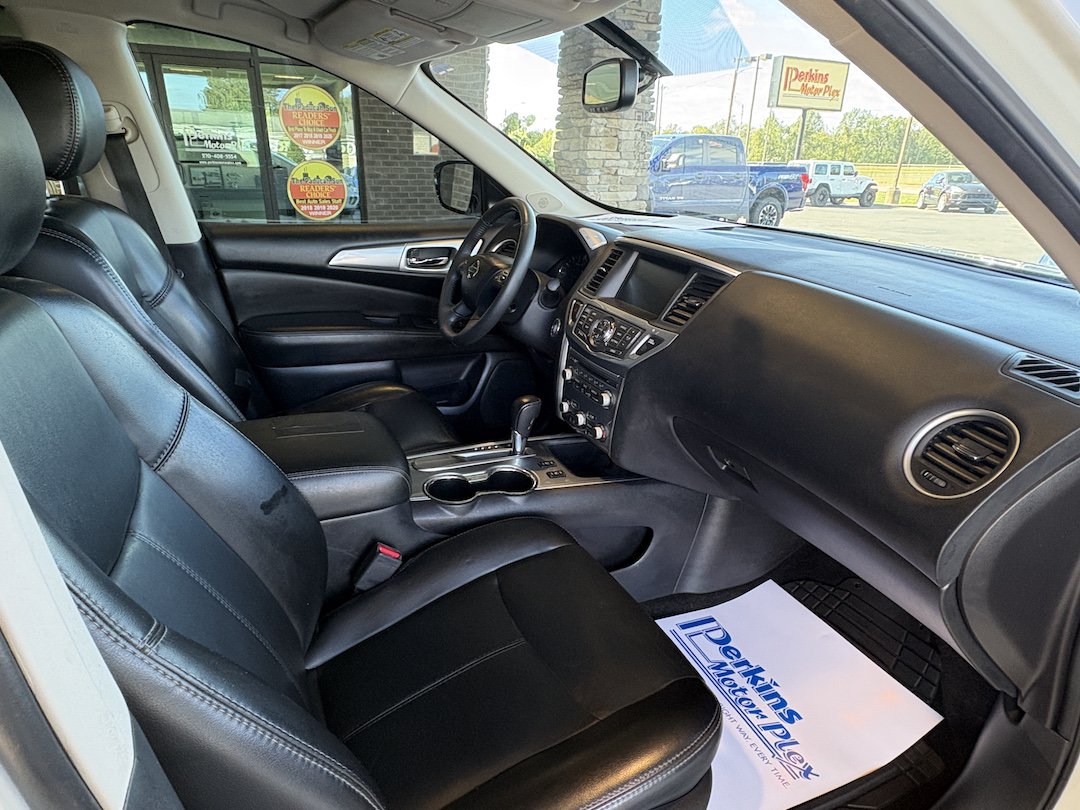 Used 2017 Nissan Pathfinder SL w/ SL Tech Package FWD image 27