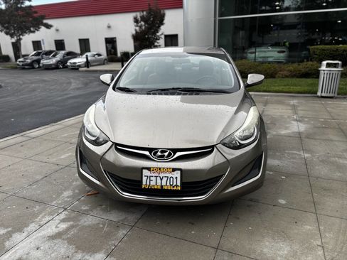 Used 2015 Hyundai Elantra SE FWD image 9