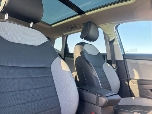 Used 2022 Volkswagen Taos SEL image 25