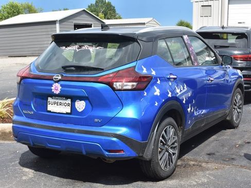 Used 2023 Nissan Kicks SV FWD image 3