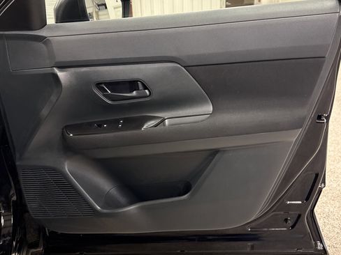 Used 2025 Nissan Kicks S image 21