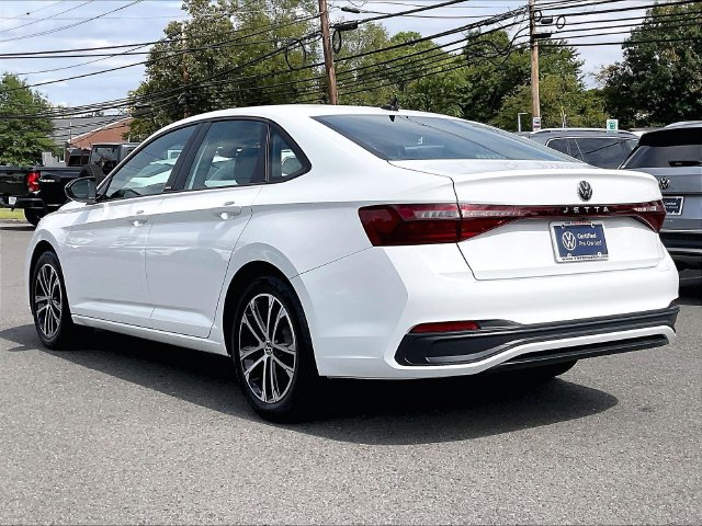 Certified 2025 Volkswagen Jetta Sport FWD image 4